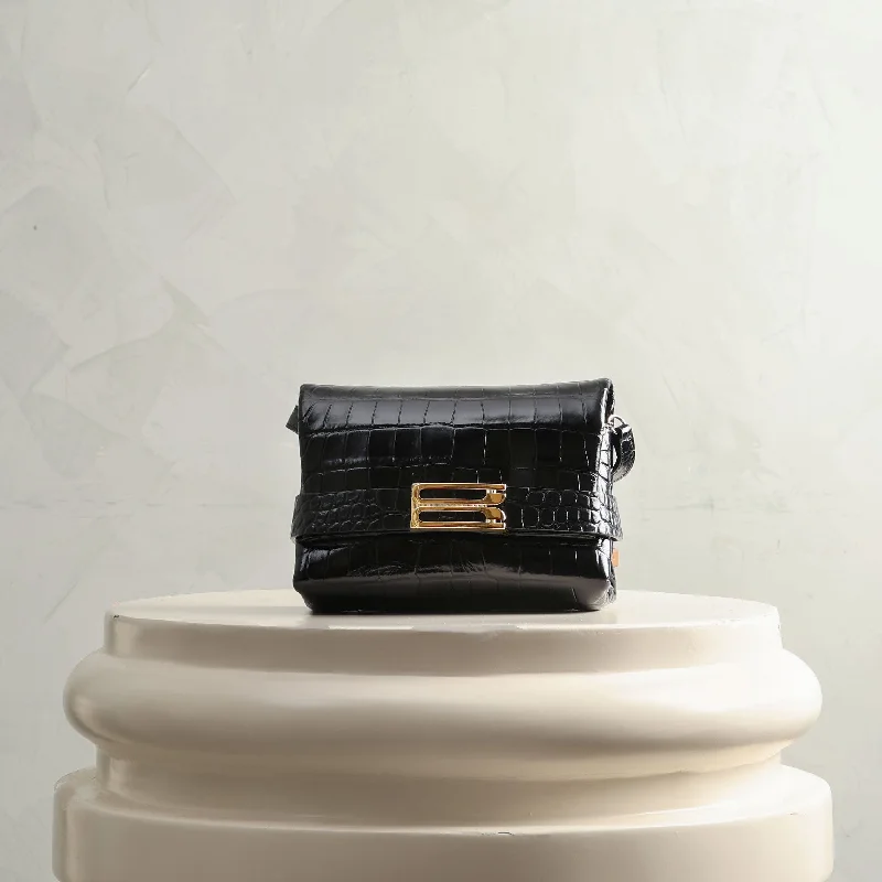 B Buckle Mini Chain Pouch